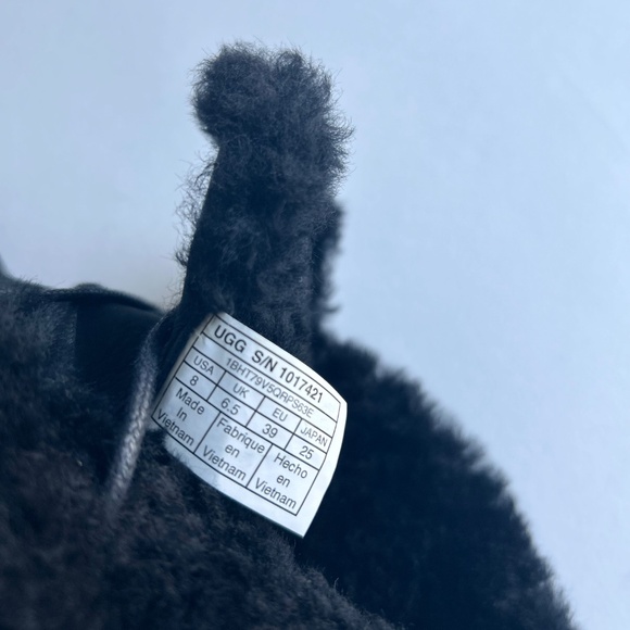 UGG Black Waterproof Leather Shearling Lining Ankle Wedge Boots size 8 - Picture 14 of 14